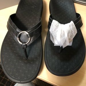 Black leather sandals 🩴